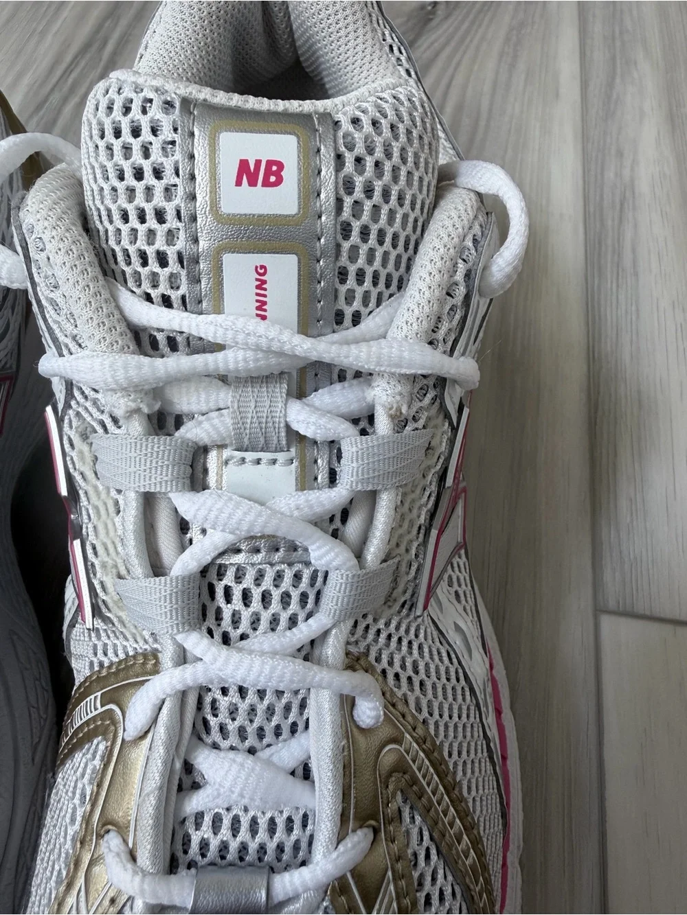 New Balance 1906R U1906RCH White Gold Pink Sneakers Men’s 9.5 Women’s 11